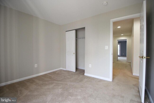 Building Photo - 2415 Rainswood Ln