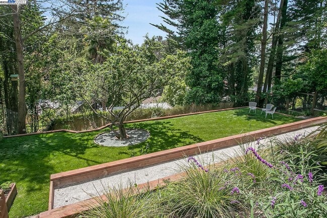Building Photo - 6624 Saroni Dr