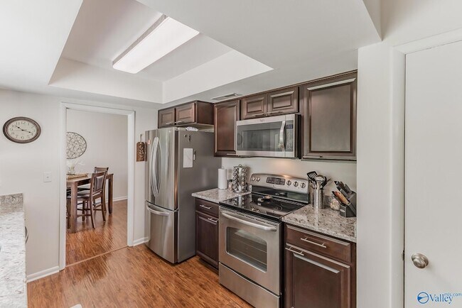 Building Photo - 1907 Waxleaf Green SE