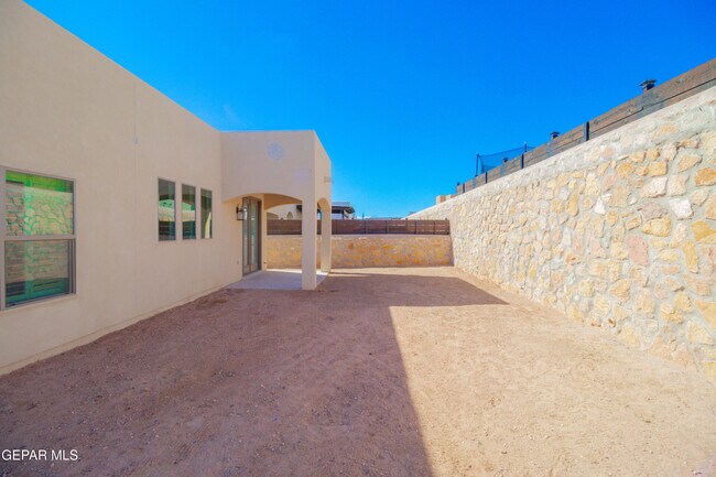 Building Photo - 13815 Paseo De Plata Dr