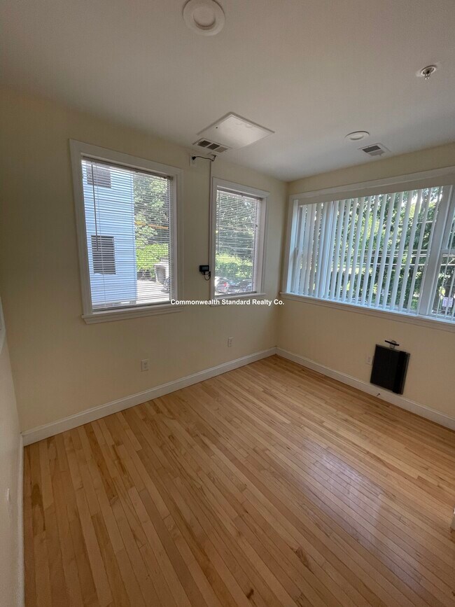 Building Photo - 1801 Beacon St