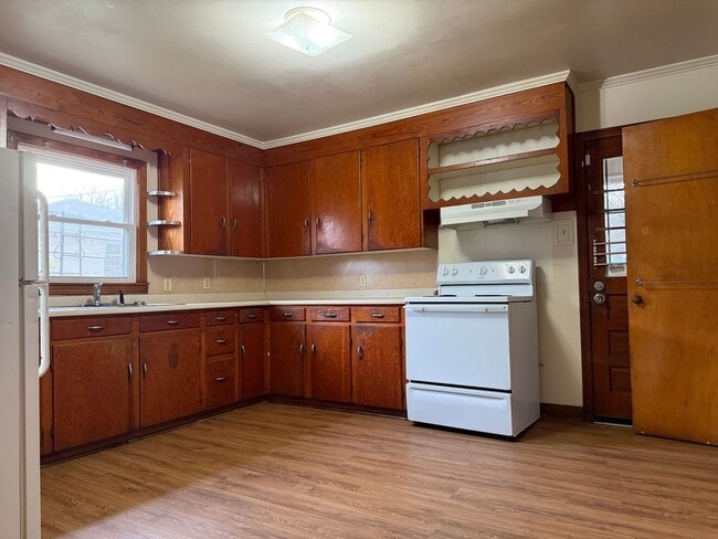 Building Photo - 1914 S Van Buren St