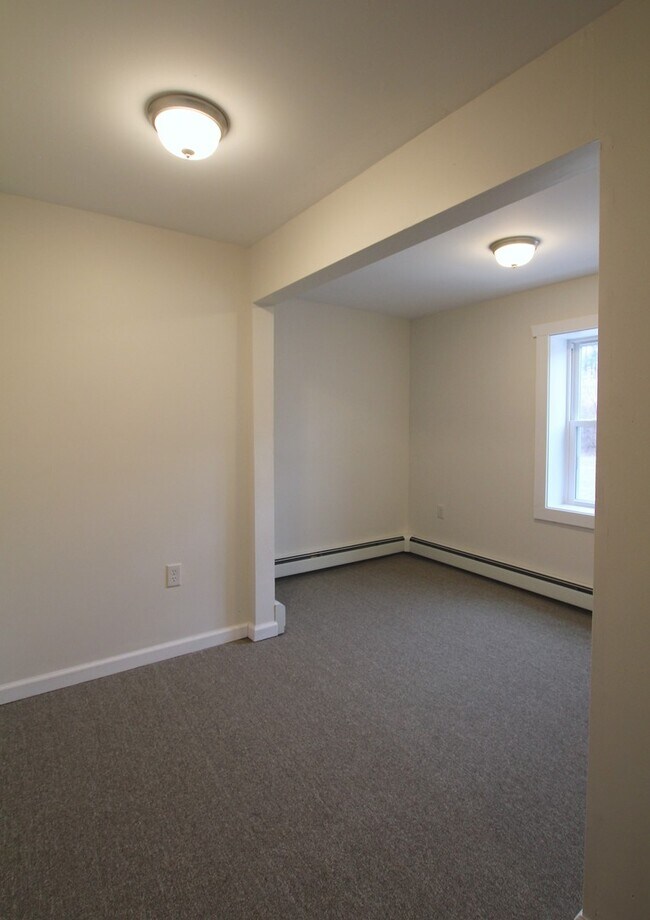 Building Photo - 126 Maxwell Ln