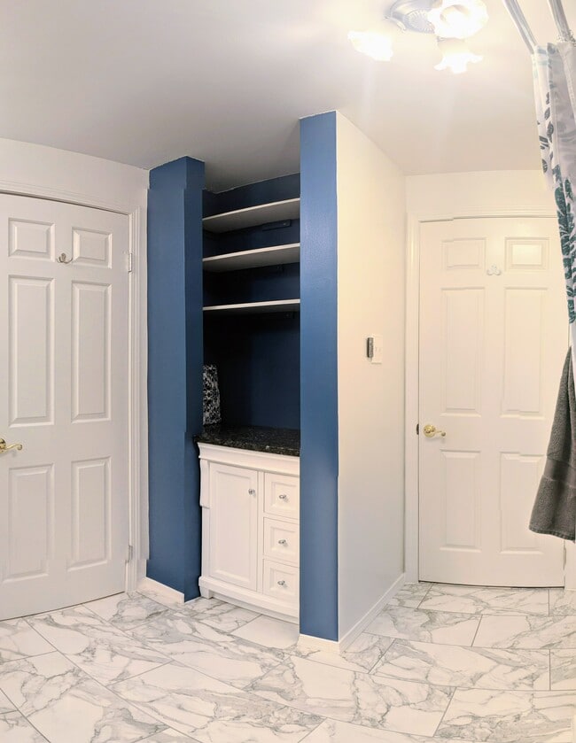 Building Photo - 5395 Harbor Ct Dr