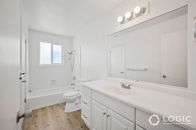 Building Photo - 820 W 1175 S