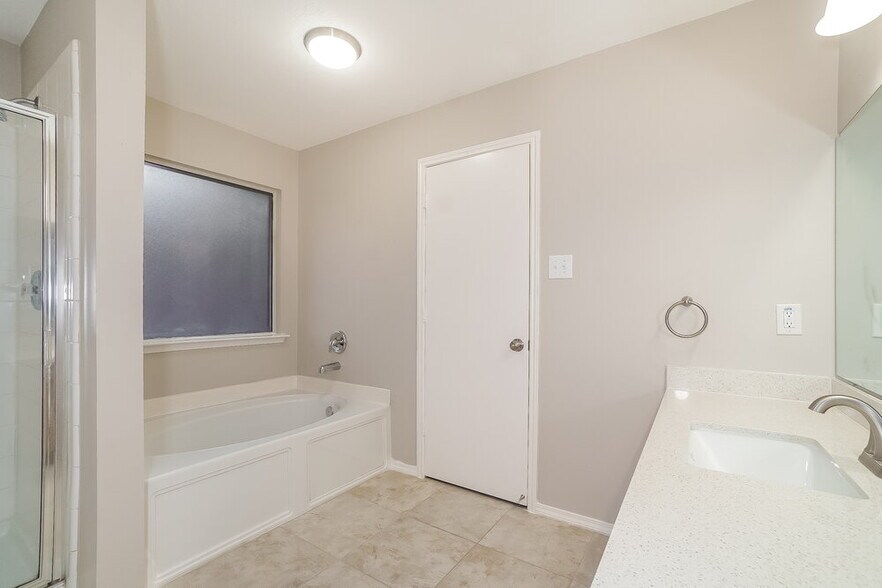 Building Photo - 6507 Briargate Tr
