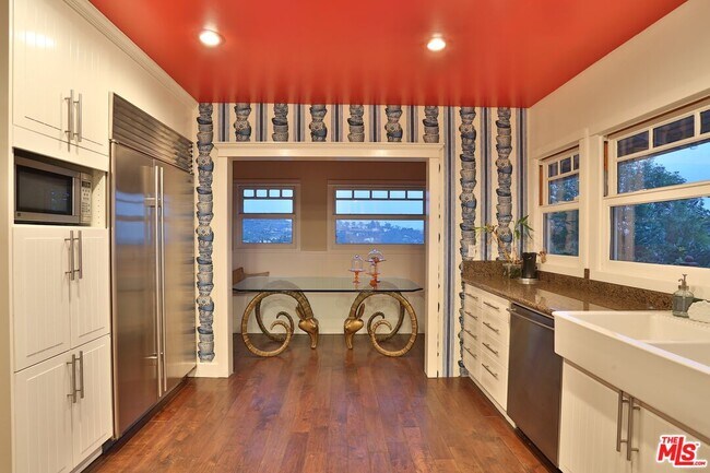 Building Photo - 2172 Argyle Ave