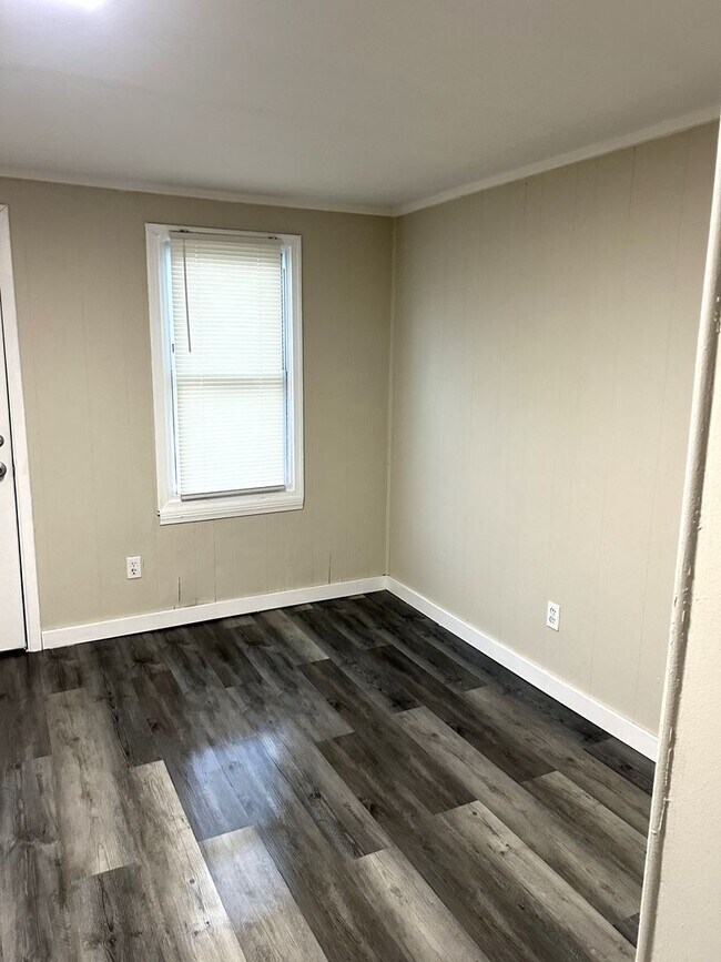 Building Photo - 425 Highland Ave