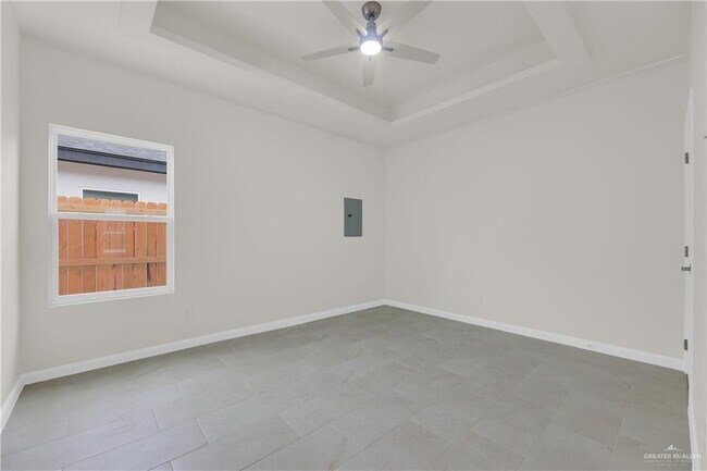 Building Photo - 19 E 24th St