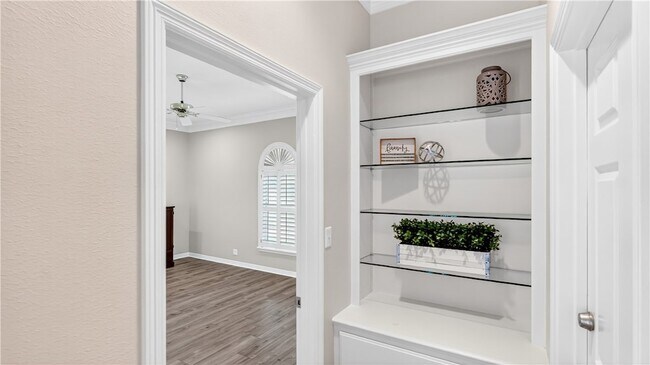 Building Photo - 4728 Stonebriar Cir