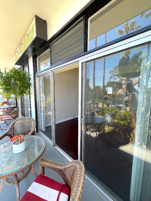 Building Photo - 250 Cliff Dr