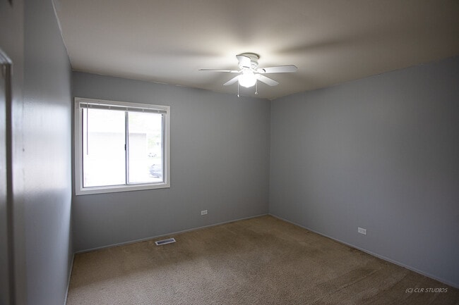 Building Photo - 6048 Kit Carson Dr