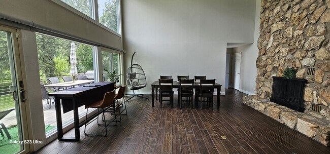 Building Photo - 2280 N Southern Hills Dr