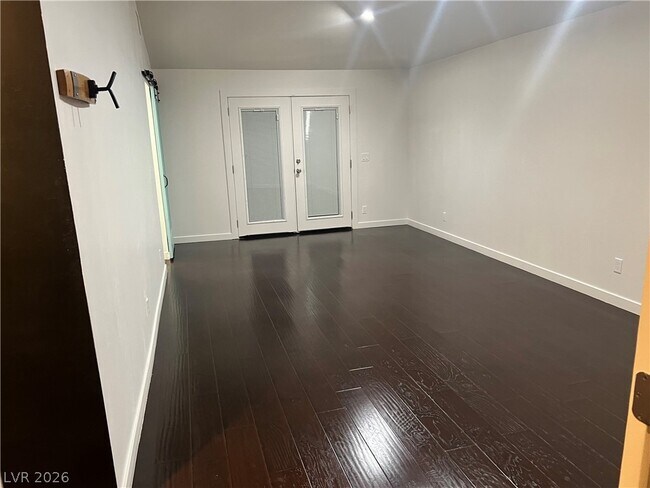 Building Photo - 811 E Oakey Blvd