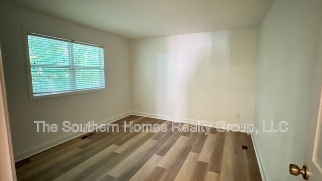 Building Photo - 2520 Sullins Rd