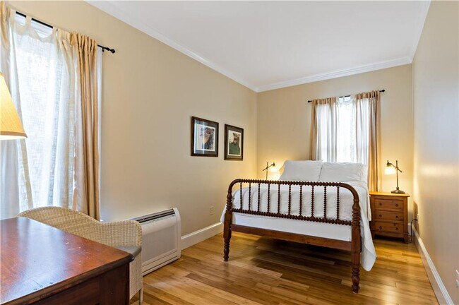 Building Photo - 6 Gladding Ct