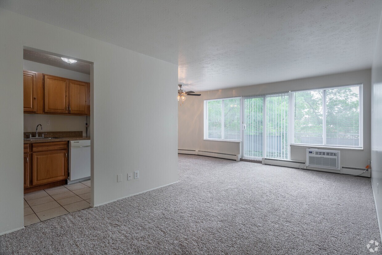 Mystic Creek Apartments Parma Heights
