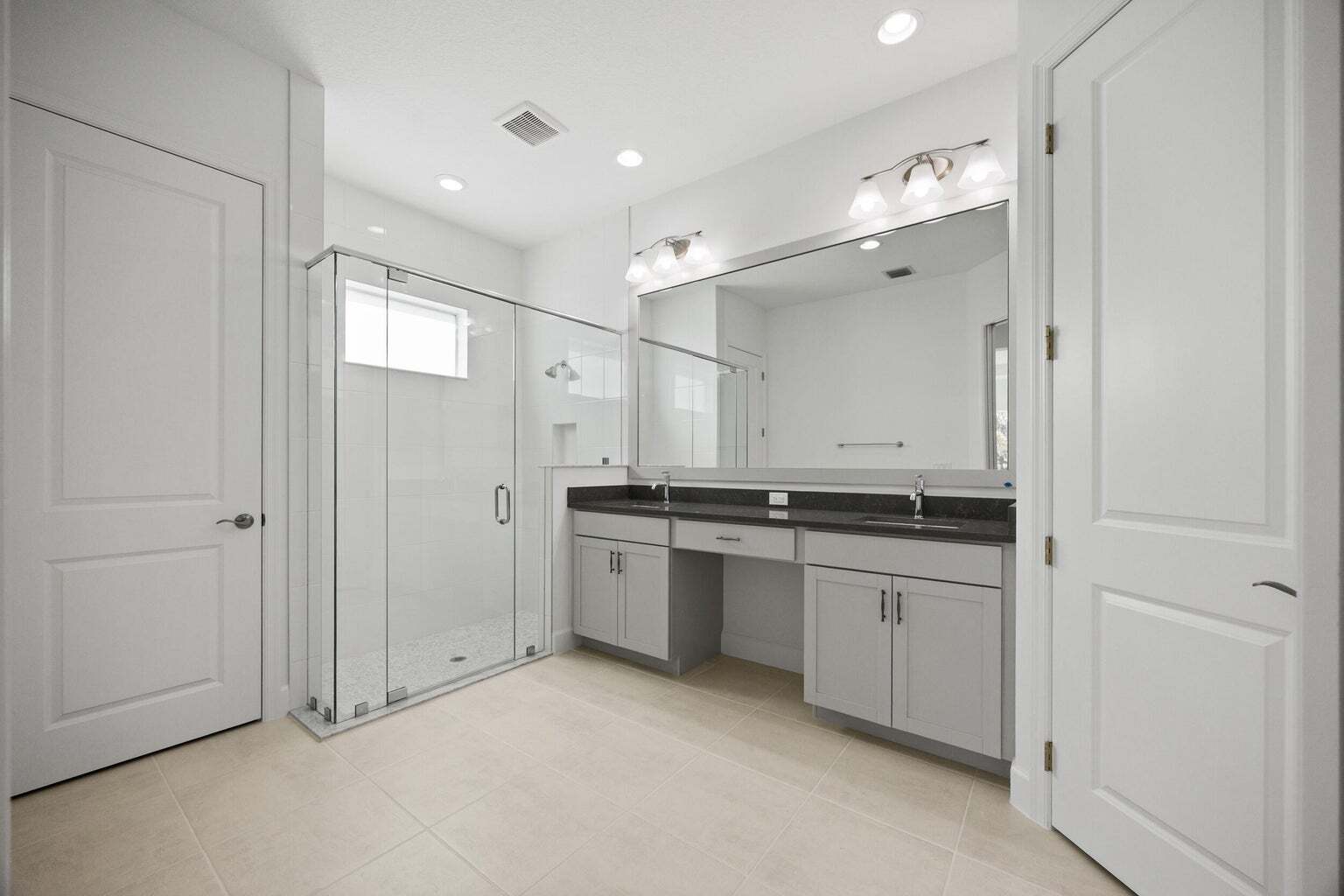 Building Photo - 15144 Wildwood Cir