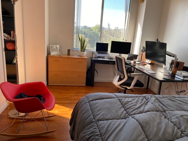 Bed Room 2 - 10747 Wilshire Blvd