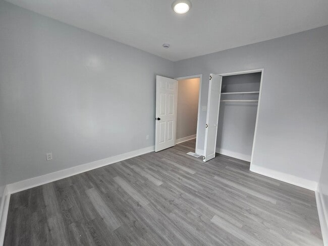 Building Photo - fif215