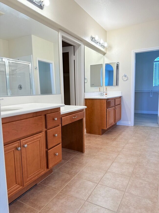 Building Photo - Executive 4 Bedroom Home for Rent