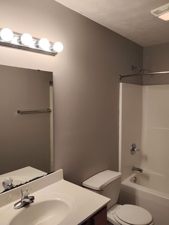 Building Photo - 3296 Hopkins Dr