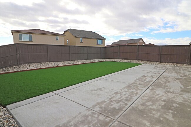 Building Photo - 6862 Ronaldinho Dr