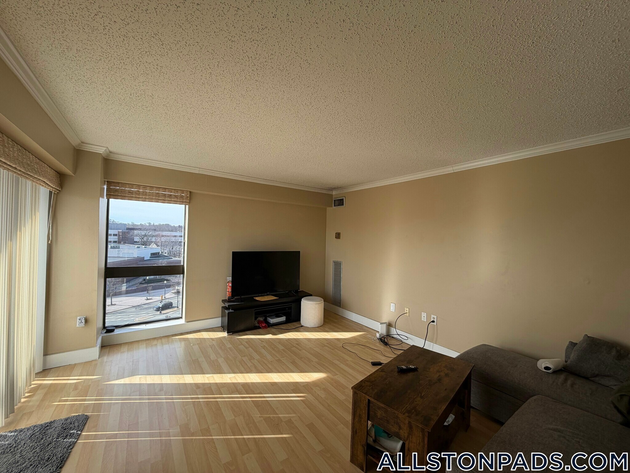 Building Photo - 15 N Beacon St