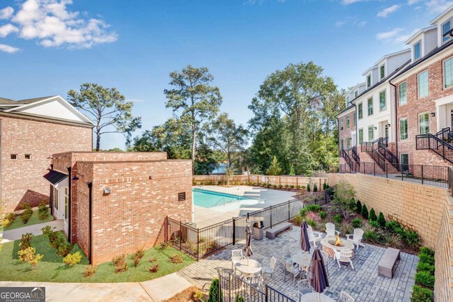 Building Photo - 501 Burton Dr