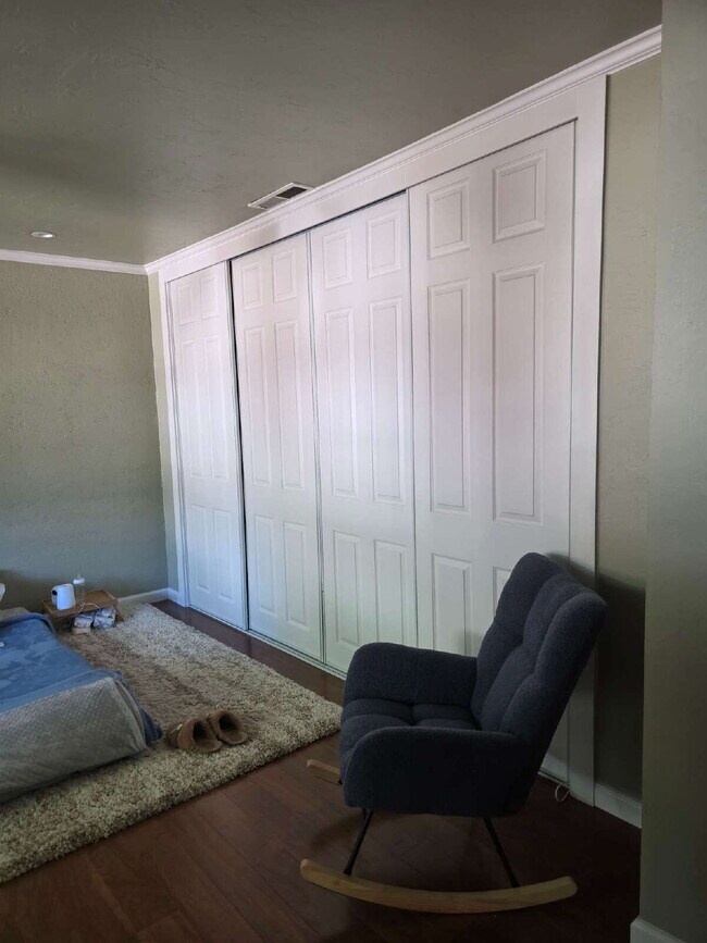 Building Photo - Breathtaking Home offers flexible living with bonus rooms ideal for an office, art studio, gym, o...