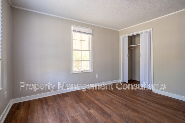 Building Photo - 2208 Old Gurley Pike