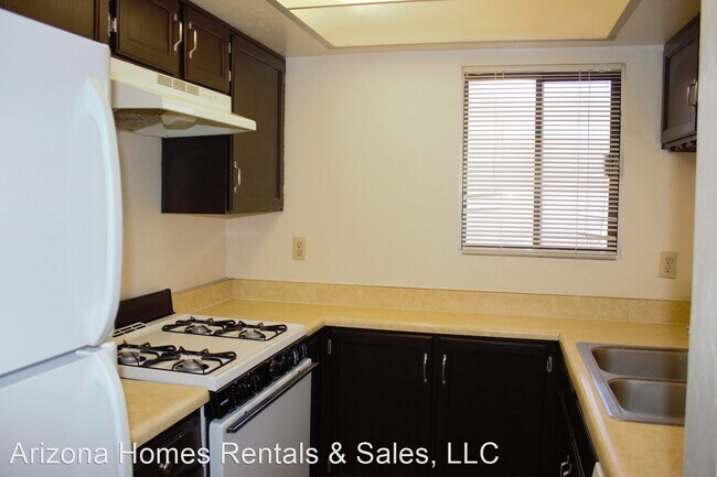 Building Photo - 2 br, 2 bath House - 608 South Liana Court