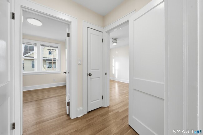 Building Photo - 44 Lorraine Terrace