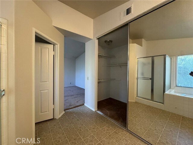 Building Photo - 2121 Sun Ridge Dr