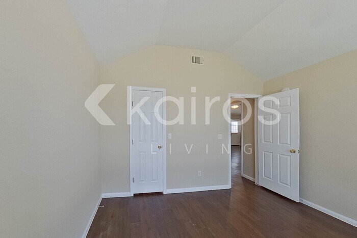 Building Photo - 404 Ali Dr