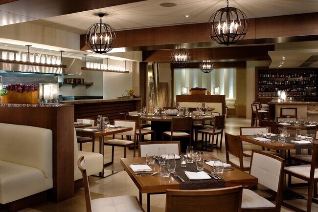 Building Photo - 200 Biscayne Blvd Way