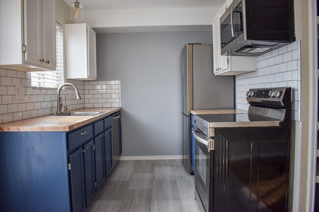 Building Photo - 1426 Territory Trail