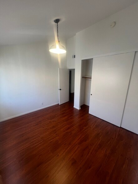 Building Photo - 8470 Winnetka Ave