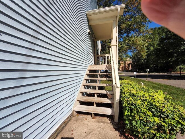 Building Photo - 203 Fernwood Pl