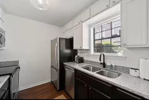 Building Photo - 2727 Reagan St