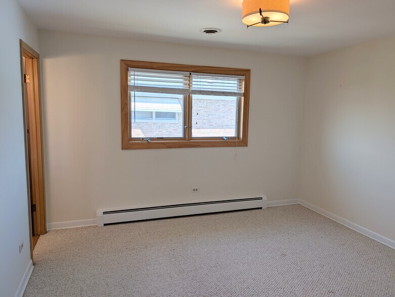 Building Photo - 8734 Wisner St