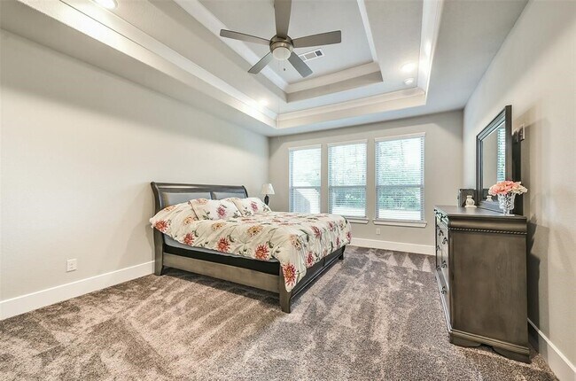 Building Photo - 16526 Whiteoak Canyon Dr