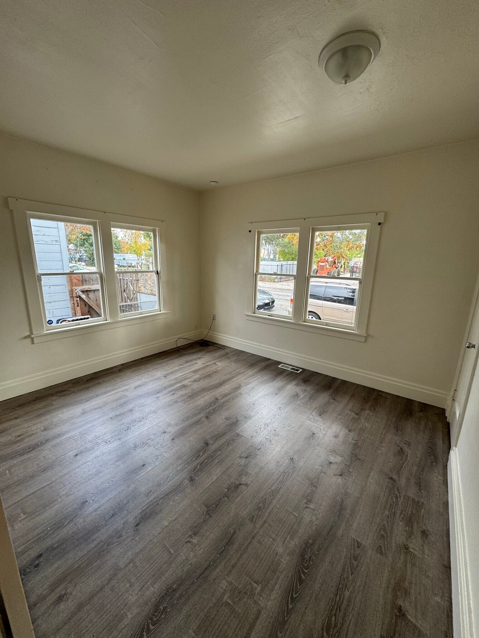 Building Photo - 102 N 14th St