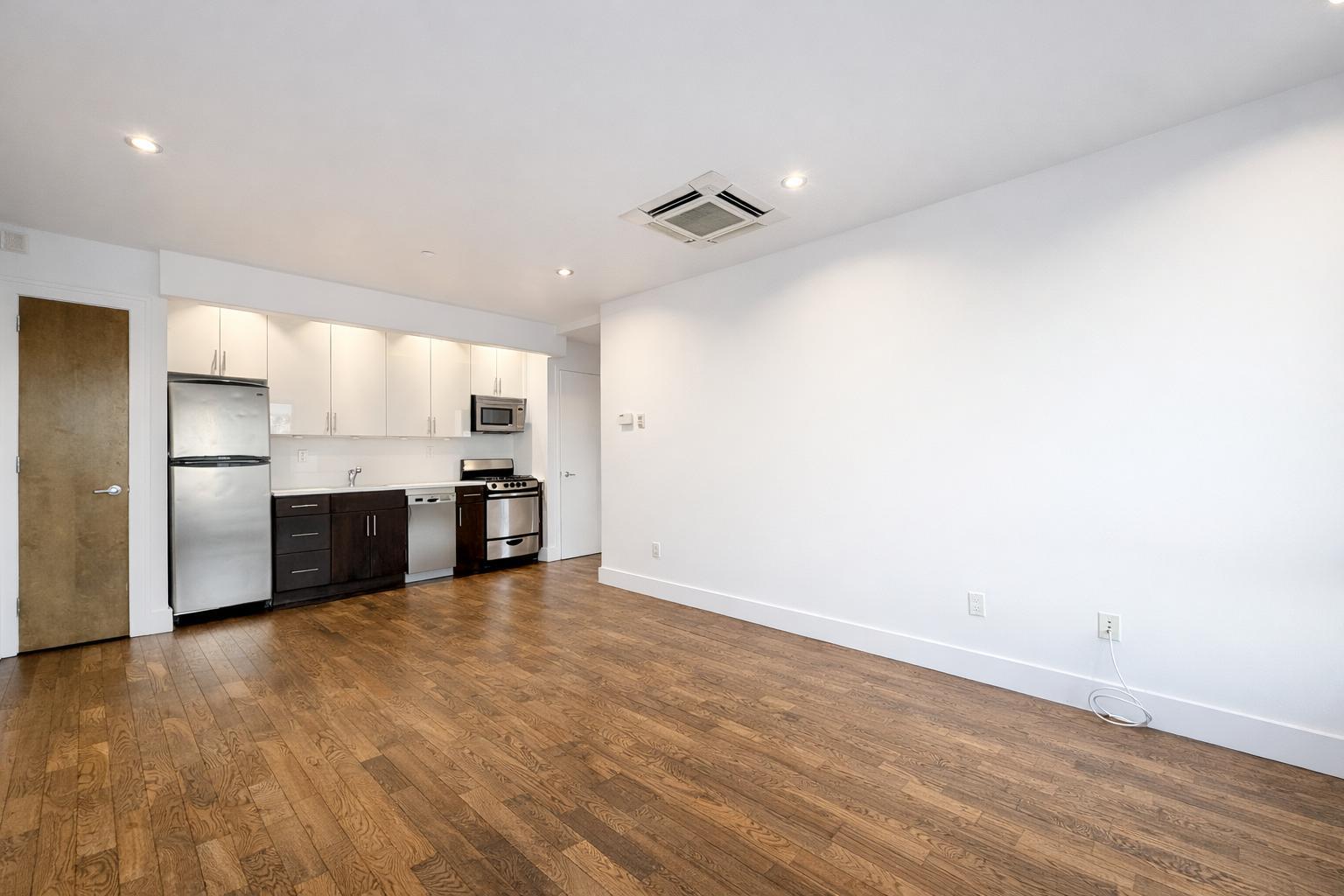 Building Photo - 143 Skillman Ave