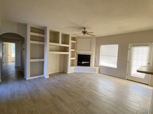 Building Photo - 600 Missy Ct