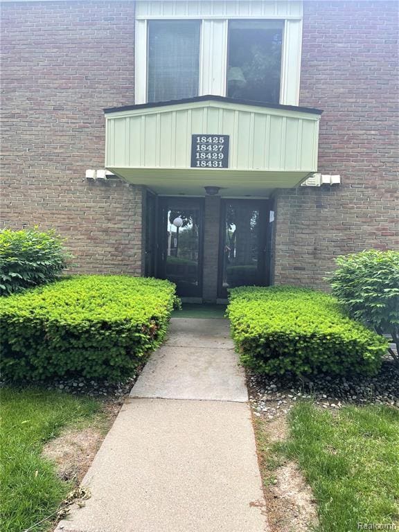 Building Photo - 18427 University Park Dr