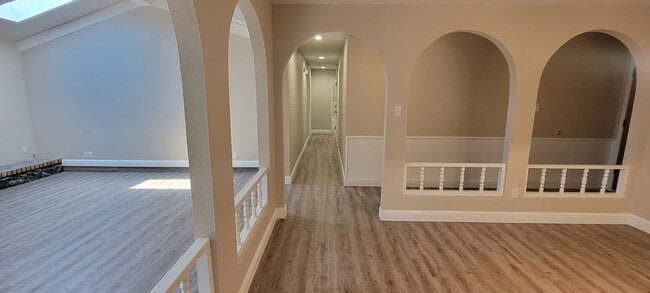 Building Photo - LARGE HOME IN NORTHEAST CLOVIS