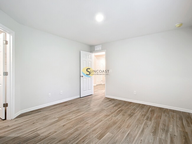 Building Photo - 177 Lomond Dr