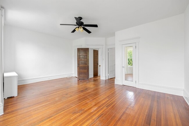 Building Photo - 258 Woodlawn Ave