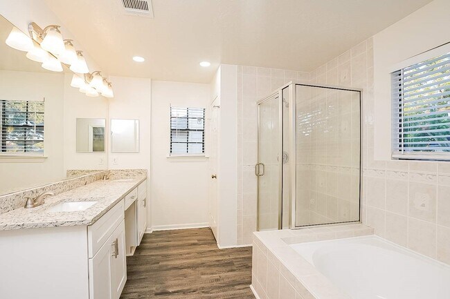 Building Photo - 7838 Sunny Ridge Dr